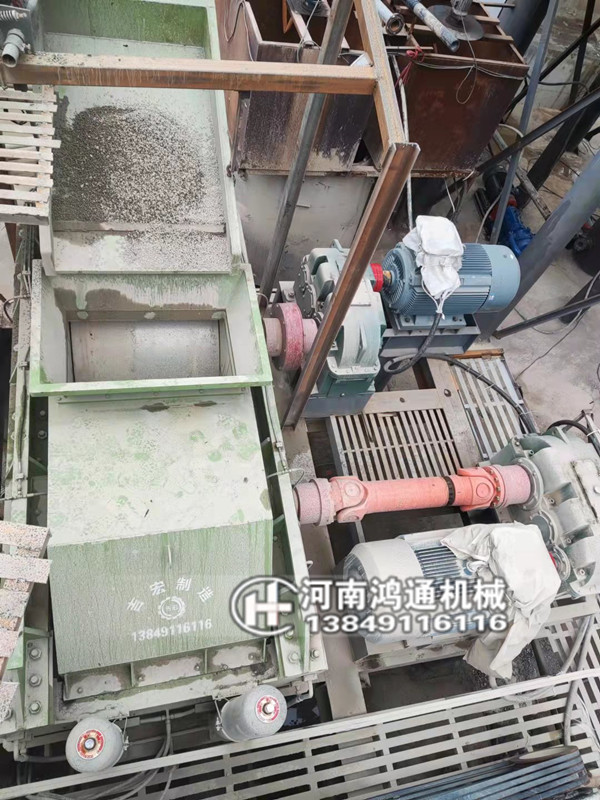 重慶2PG1610瓜米石對輥制砂機正常投入生產(圖1)